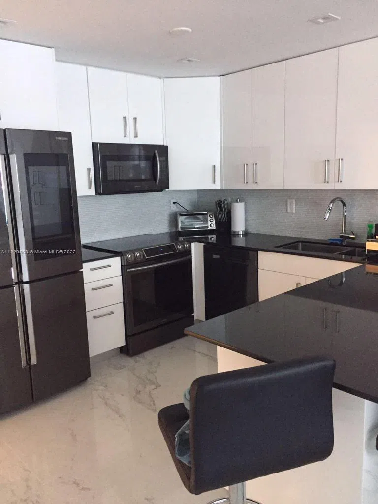 2301 Collins Ave #1503 Miami Beach, FL 33139