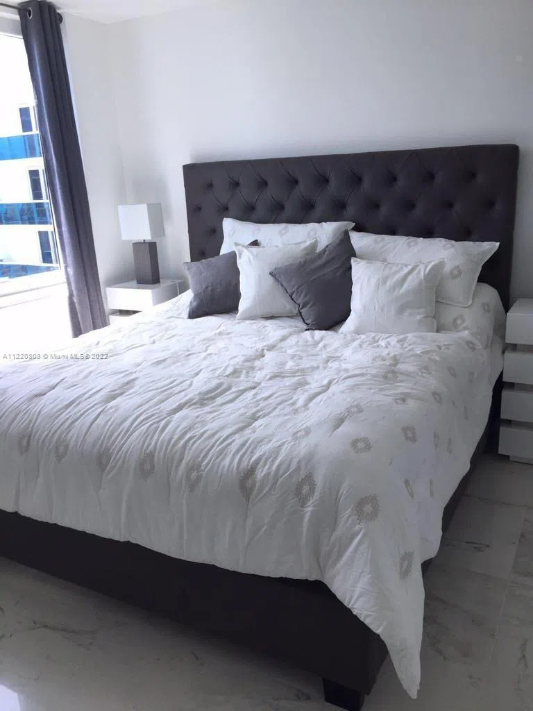 2301 Collins Ave #1503 Miami Beach, FL 33139