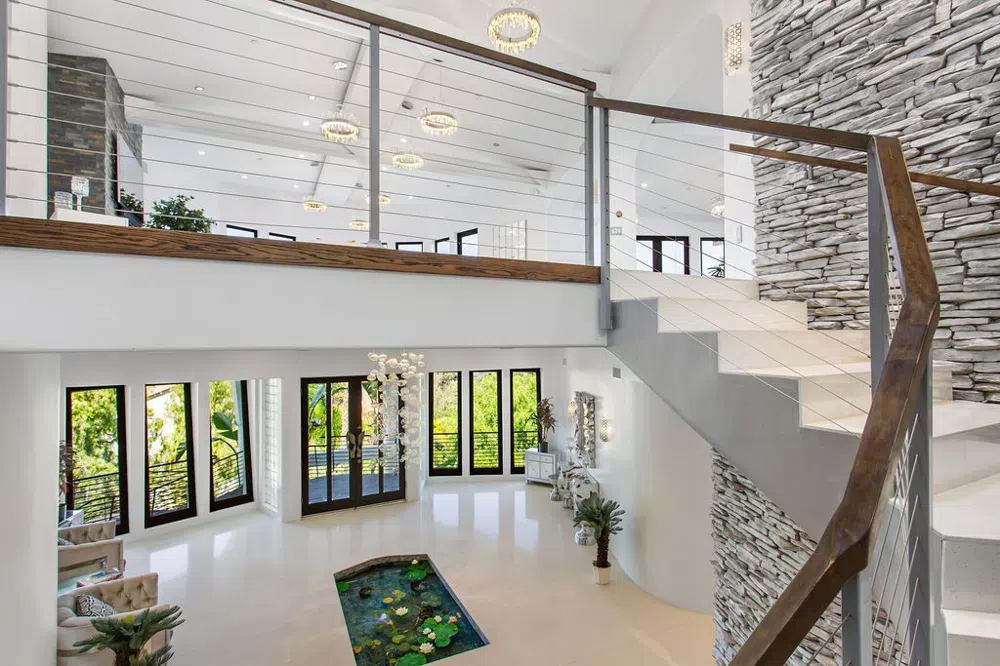 2955 Passmore Drive Los Angeles, CA 90068