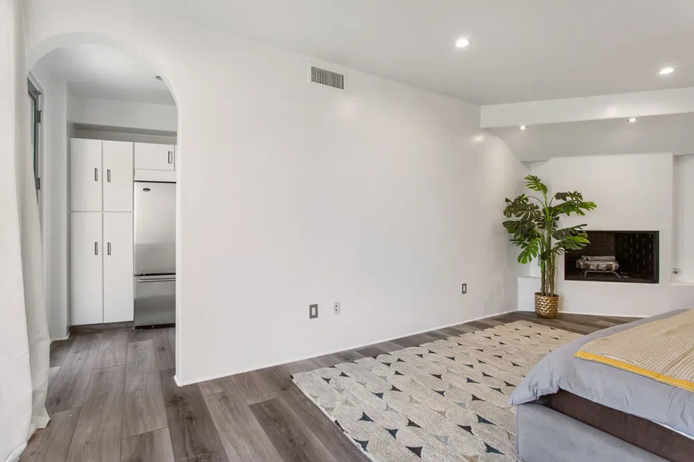 2955 Passmore Drive Los Angeles, CA 90068