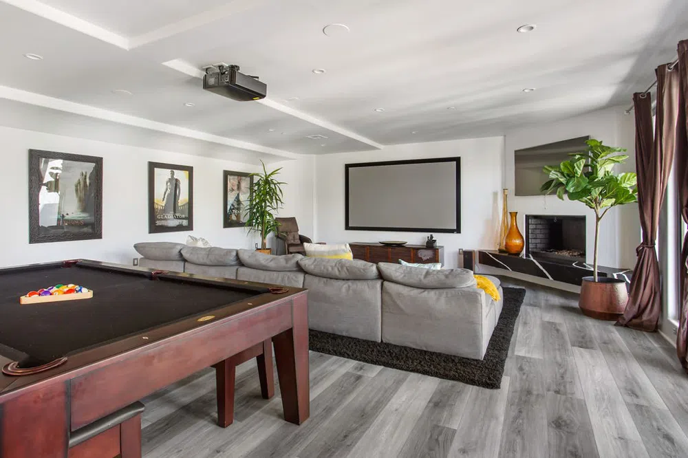 2955 Passmore Drive Los Angeles, CA 90068
