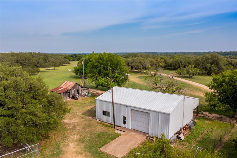 17733 W State Highway 29 Highway Liberty Hill, TX 78642