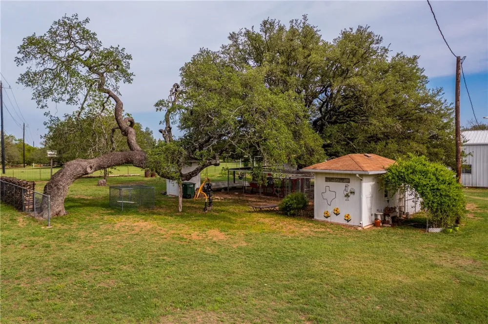 17733 W State Highway 29 Highway Liberty Hill, TX 78642
