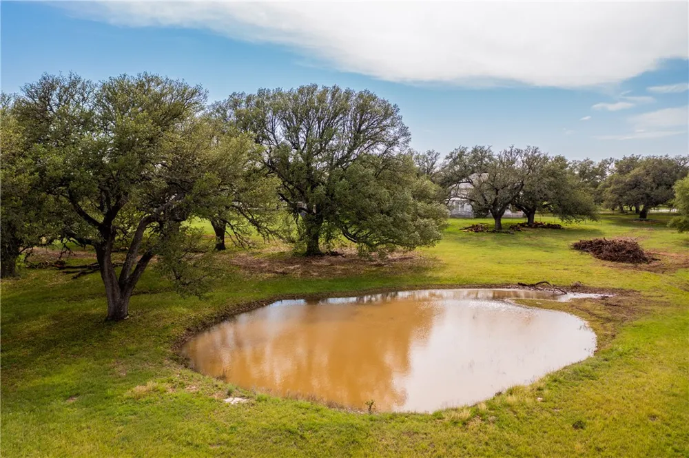 17733 W State Highway 29 Highway Liberty Hill, TX 78642