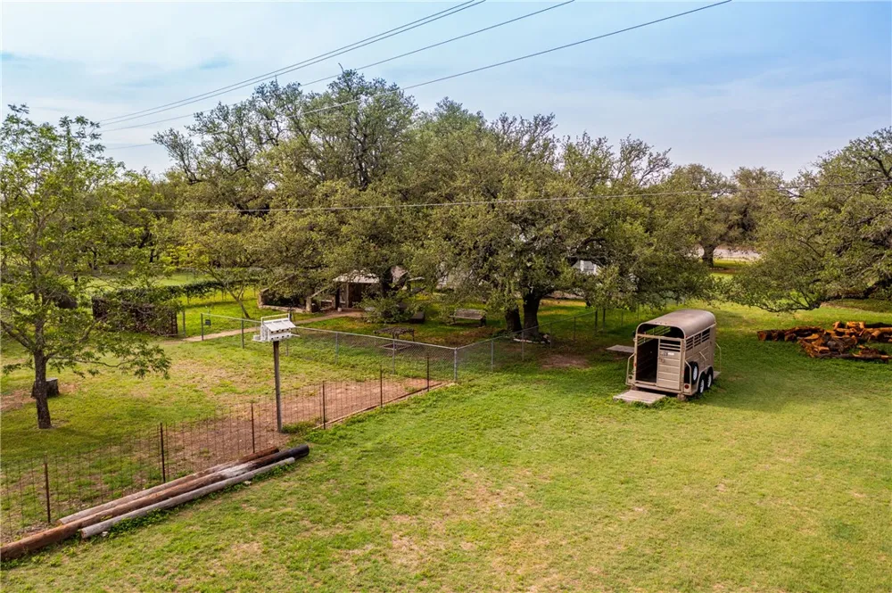 17733 W State Highway 29 Highway Liberty Hill, TX 78642