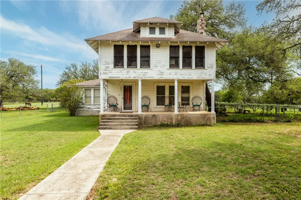 17733 W State Highway 29 Highway Liberty Hill, TX 78642