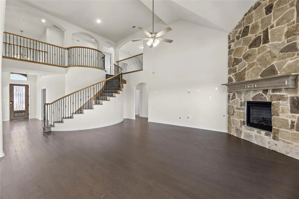 320 Cheyenne Mountain Drive Ovilla, TX 75154