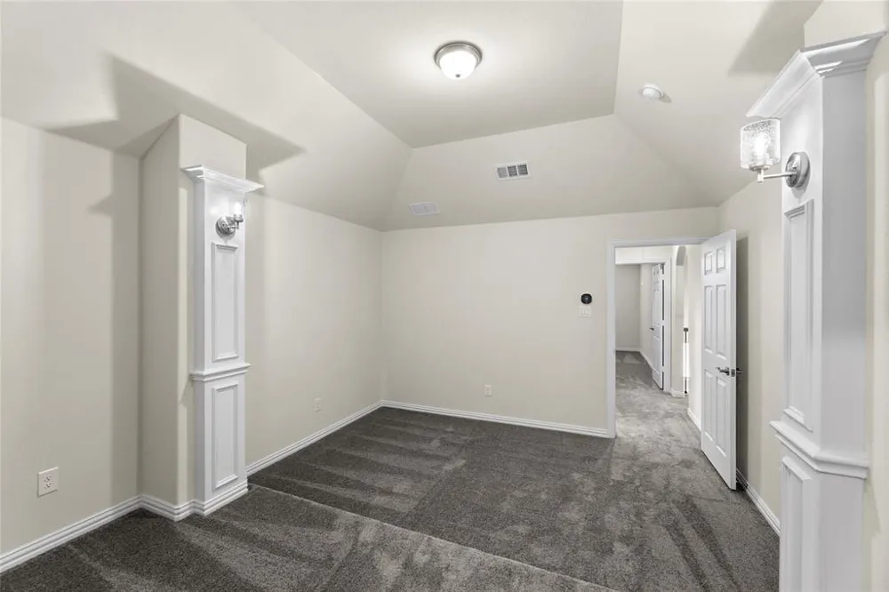 320 Cheyenne Mountain Drive Ovilla, TX 75154