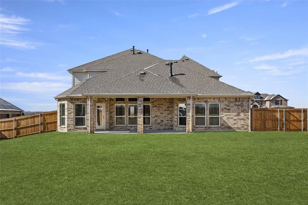 320 Cheyenne Mountain Drive Ovilla, TX 75154
