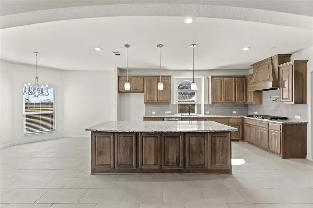 320 Cheyenne Mountain Drive Ovilla, TX 75154