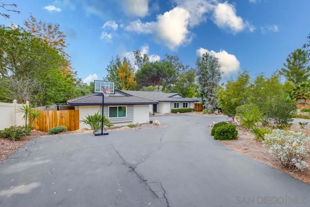 16820 Orchard Bend Rd Poway, CA 92064