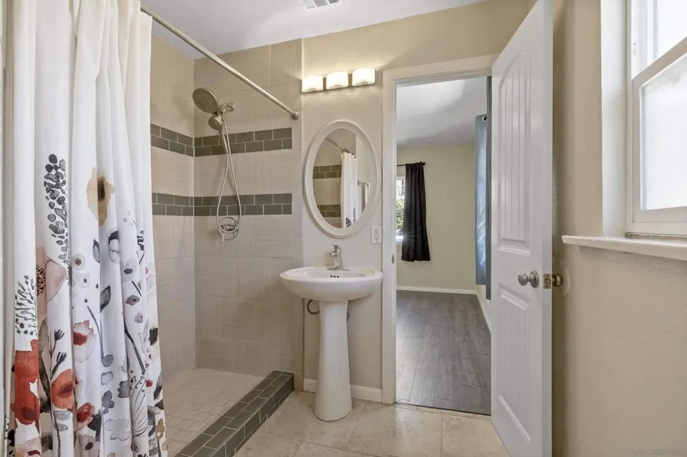 2333 Howard Ave San Diego, CA 92104