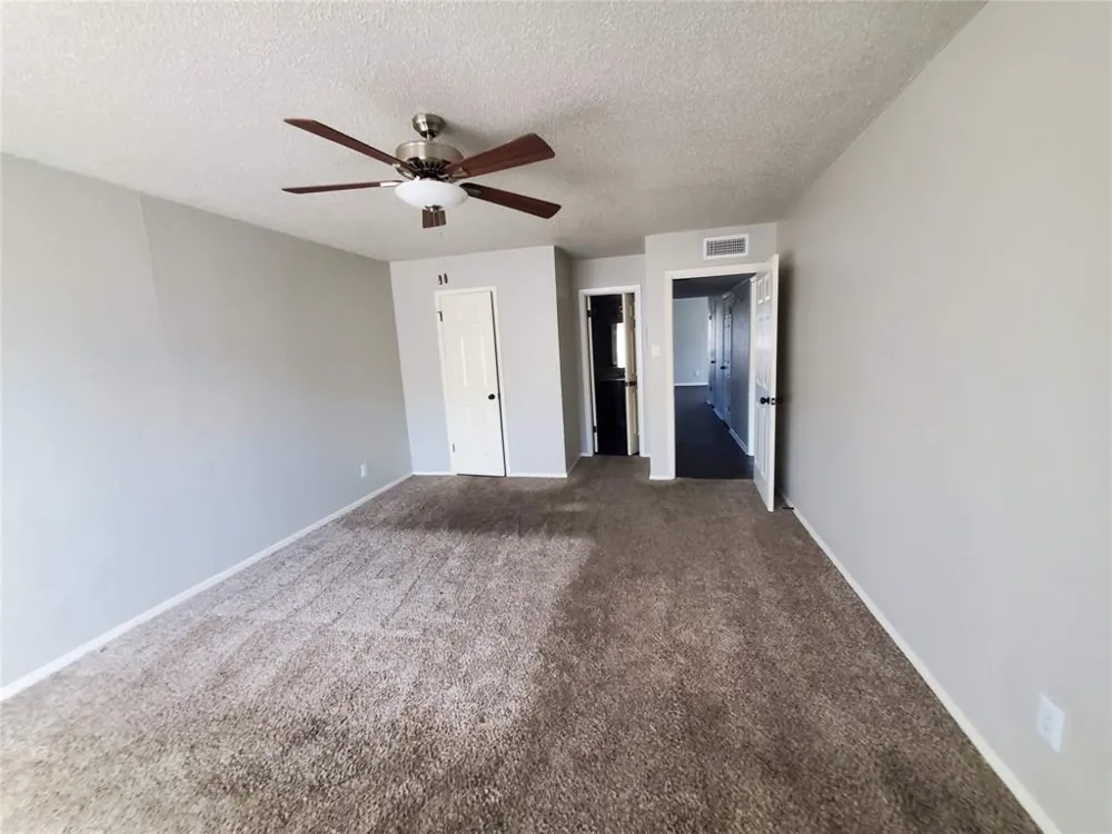 6016 Westridge Lane #402 Fort Worth, TX 76116