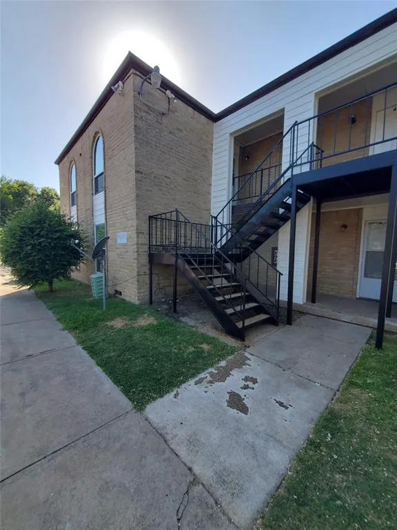 6016 Westridge Lane #402 Fort Worth, TX 76116
