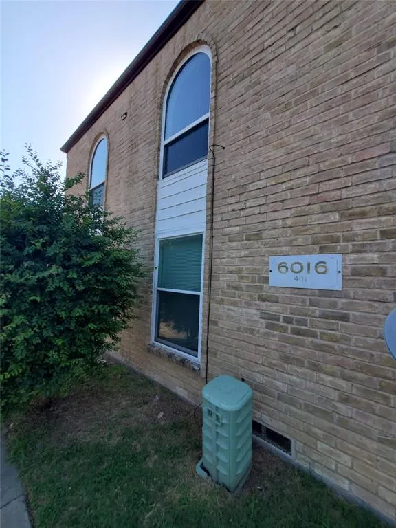 6016 Westridge Lane #402 Fort Worth, TX 76116