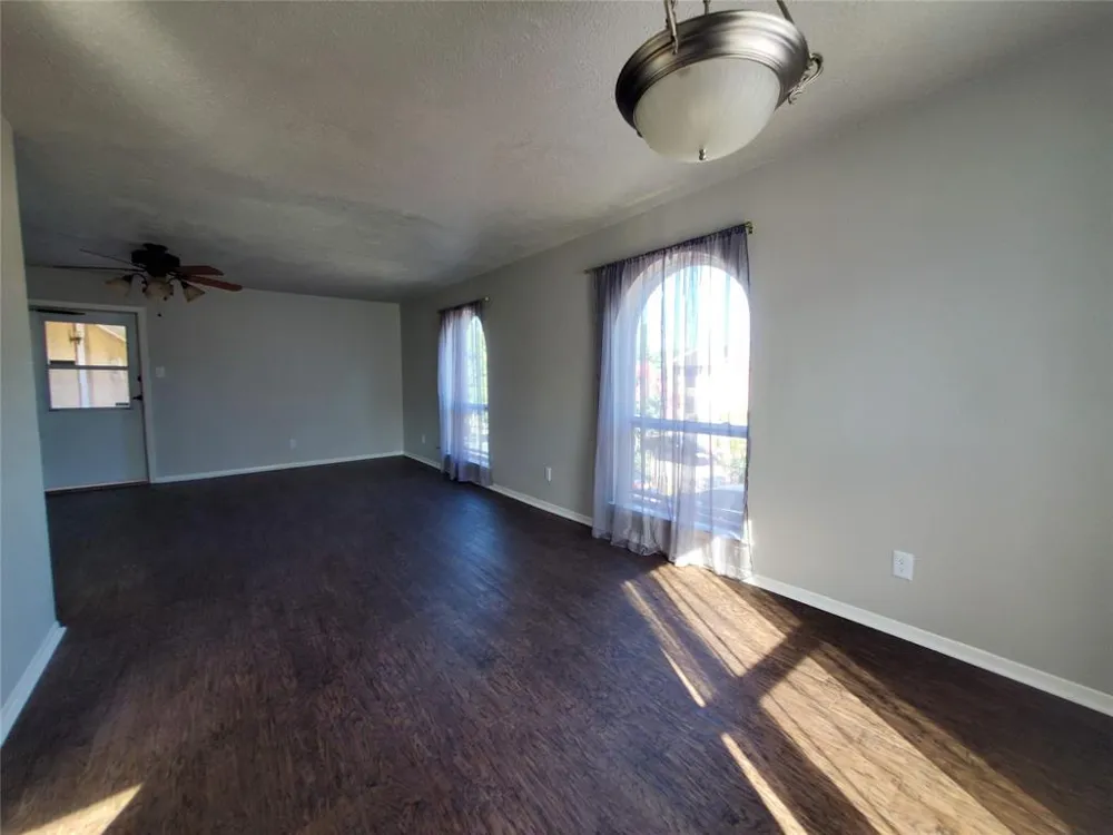 6016 Westridge Lane #402 Fort Worth, TX 76116