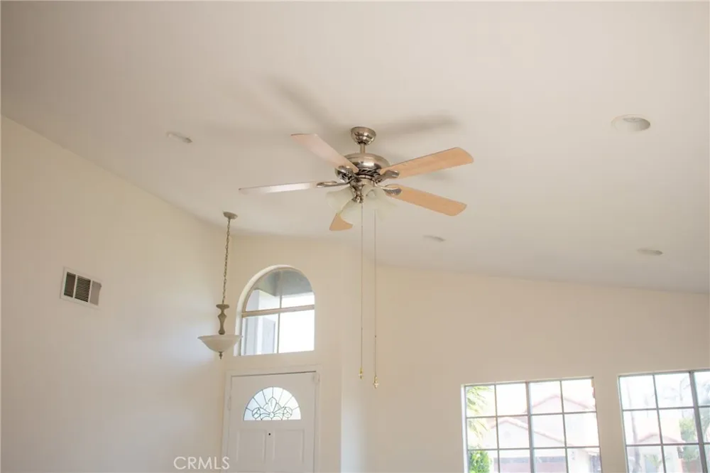 2147 W Fairview Drive Rialto, CA 92377