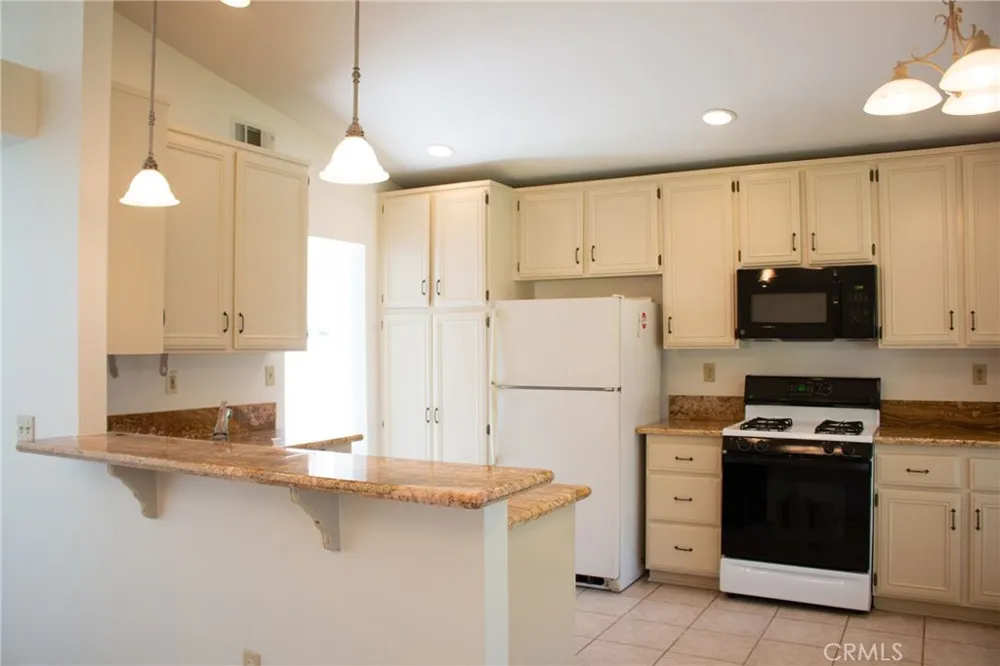 2147 W Fairview Drive Rialto, CA 92377