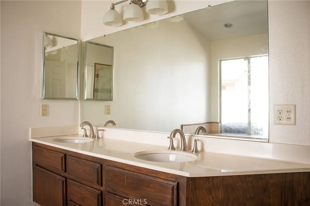 2147 W Fairview Drive Rialto, CA 92377