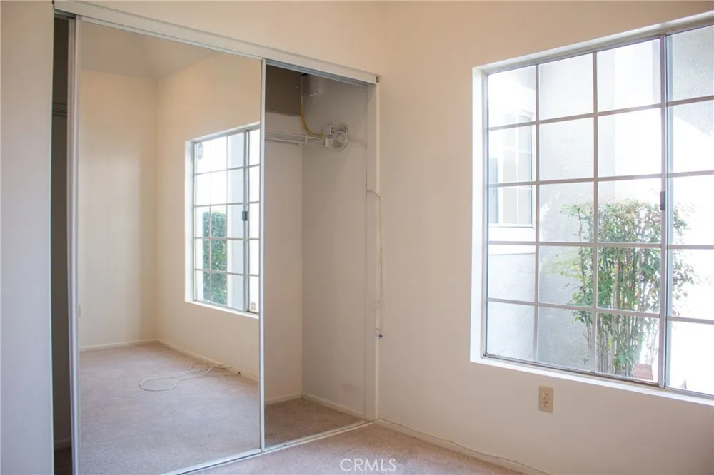 2147 W Fairview Drive Rialto, CA 92377