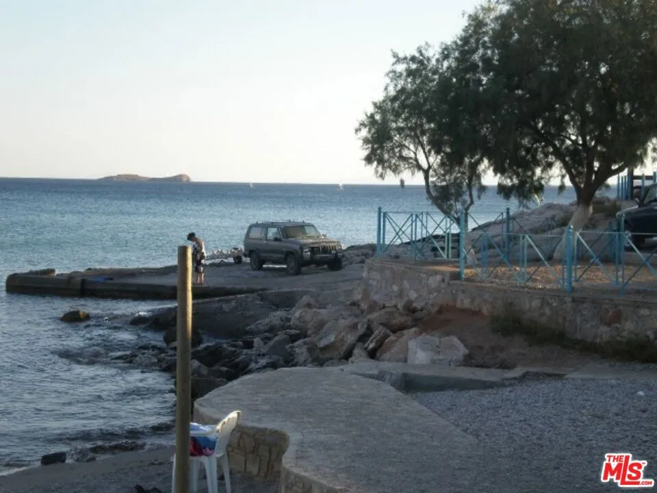 21 AGIA MARINA ATHENS  GREECE 19400