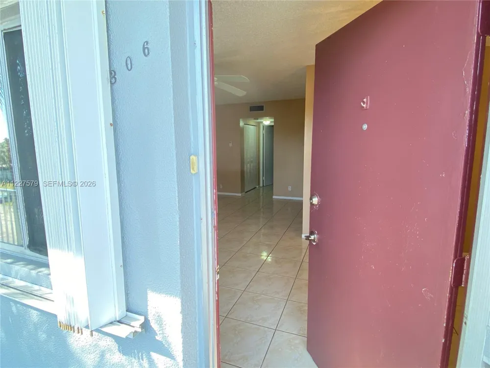 6289 Lear Dr #306 Lake Worth, FL 33462