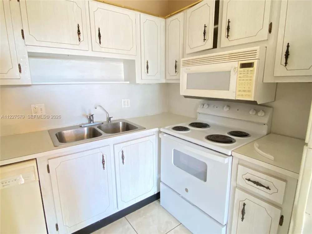 6289 Lear Dr #306 Lake Worth, FL 33462