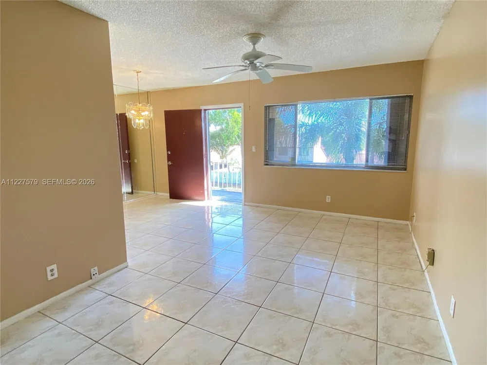 6289 Lear Dr #306 Lake Worth, FL 33462