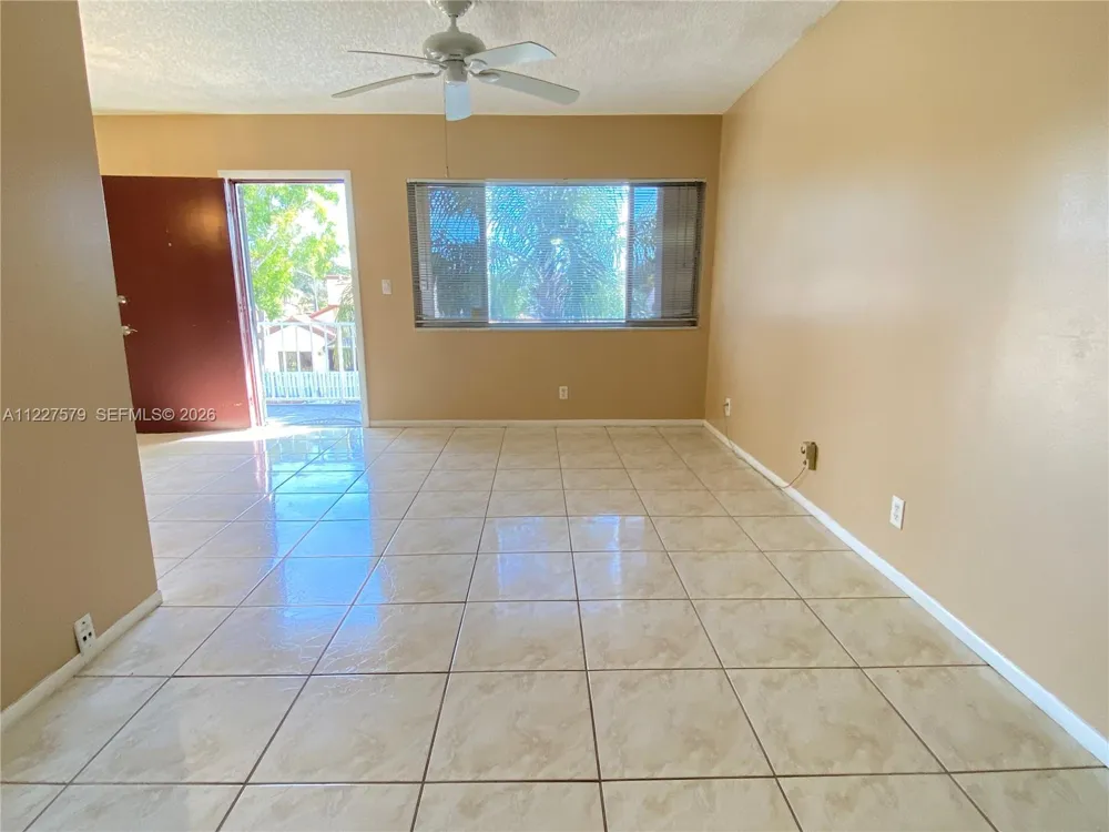 6289 Lear Dr #306 Lake Worth, FL 33462
