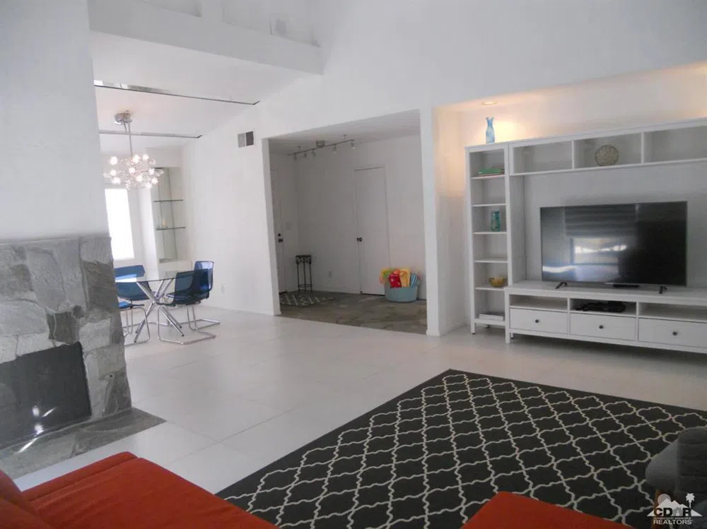 101 Juan Circle Palm Desert, CA 92260