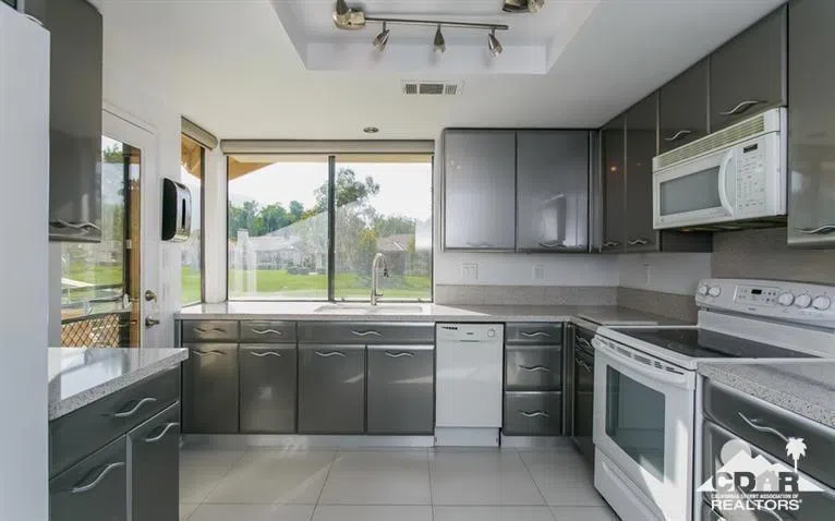 101 Juan Circle Palm Desert, CA 92260