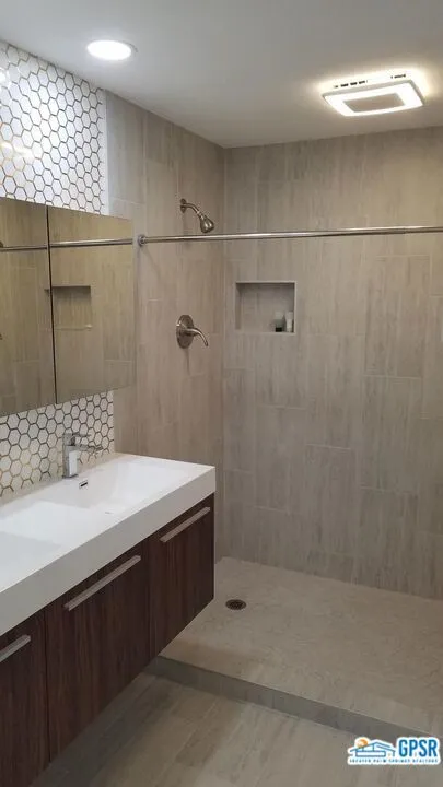 2600 S Palm Canyon Drive #20 Palm Springs, CA 92264
