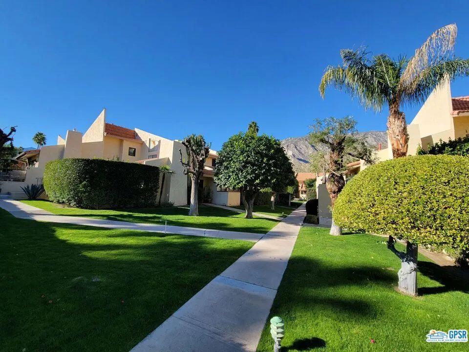 2600 S Palm Canyon Drive #20 Palm Springs, CA 92264