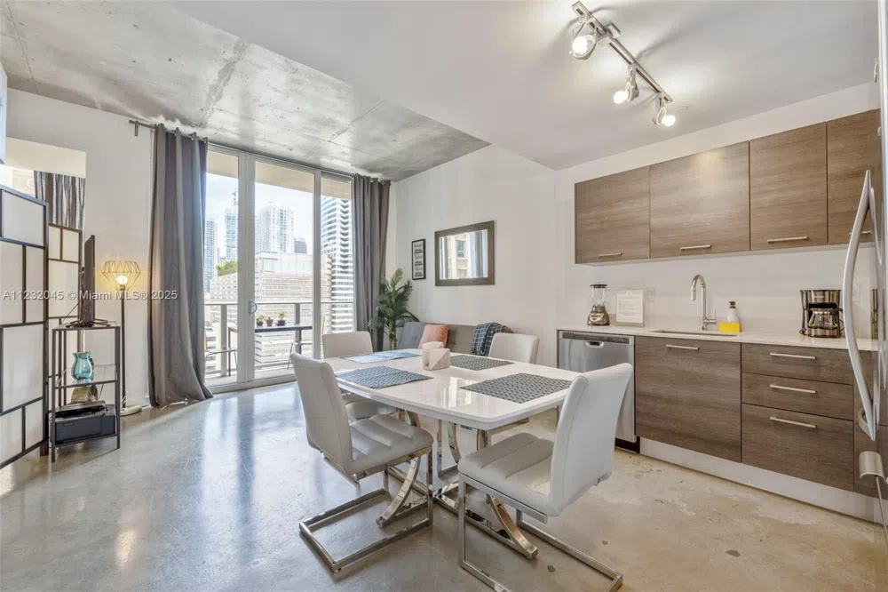151 SE 1st St #809 Miami, FL 33131