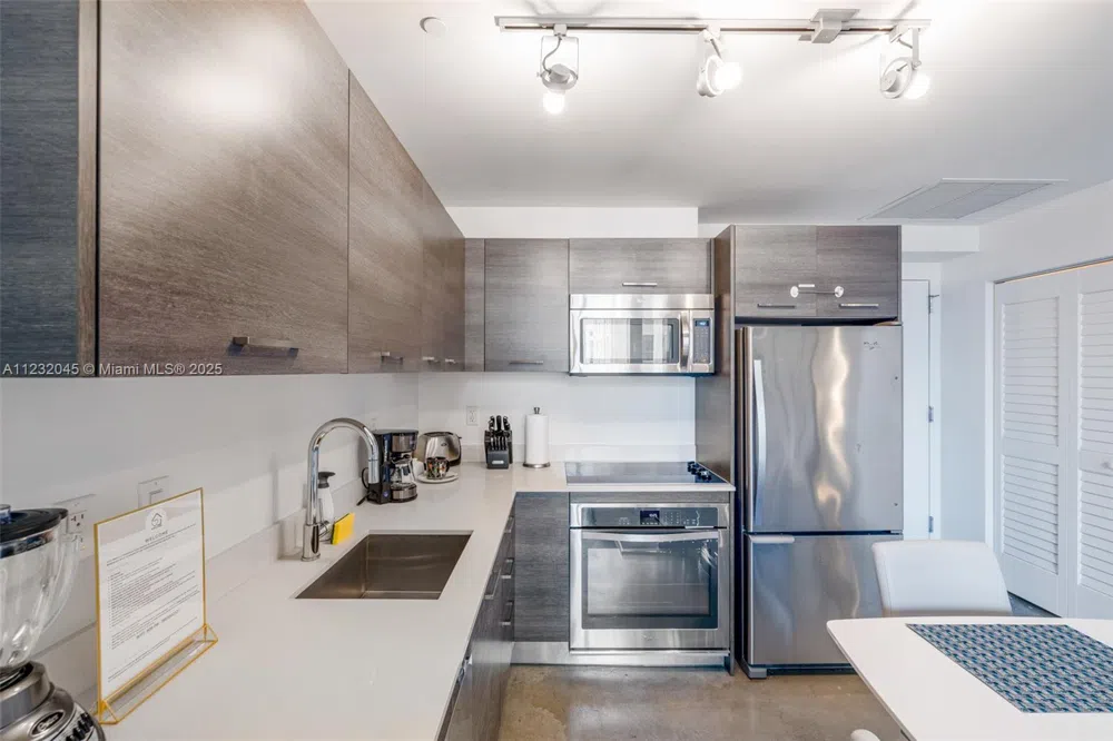 151 SE 1st St #809 Miami, FL 33131