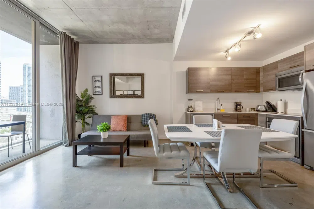 151 SE 1st St #809 Miami, FL 33131