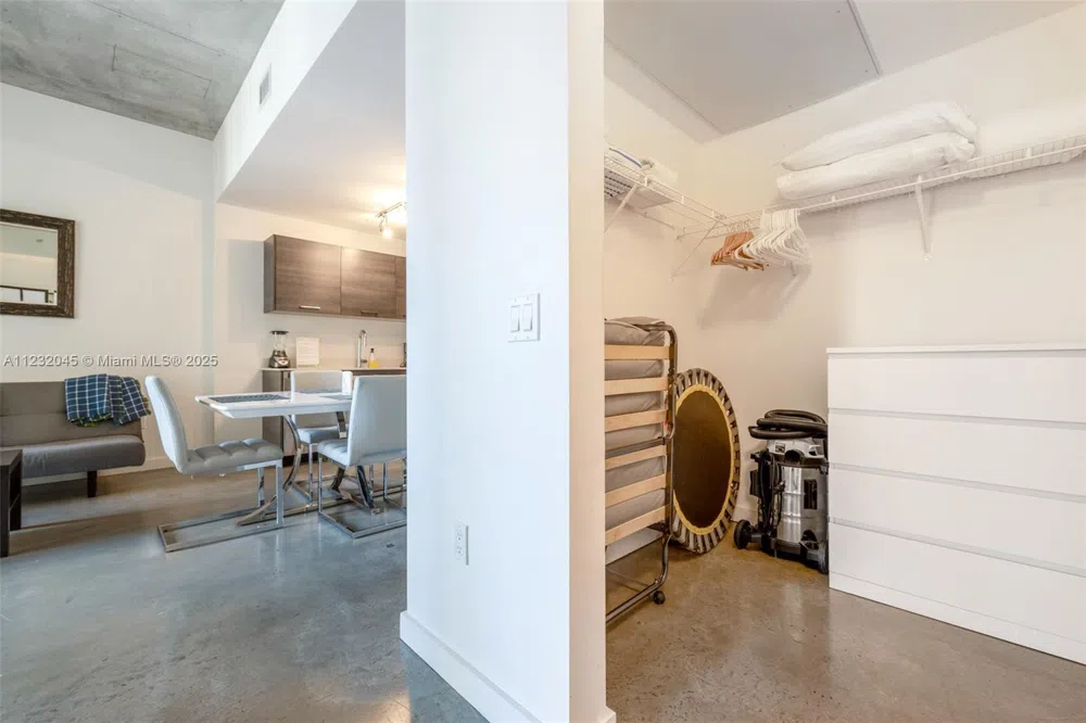 151 SE 1st St #809 Miami, FL 33131