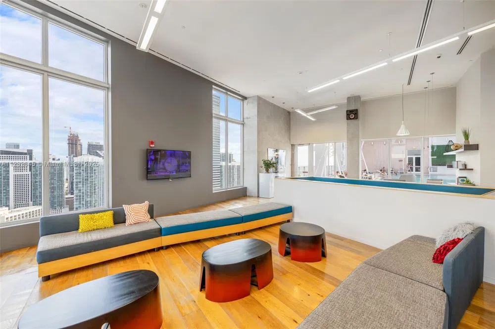 151 SE 1st St #809 Miami, FL 33131