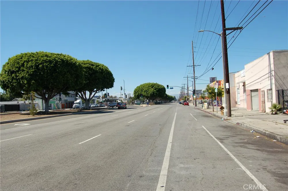 9220 S VERMONT AVENUE Los Angeles, CA 90044