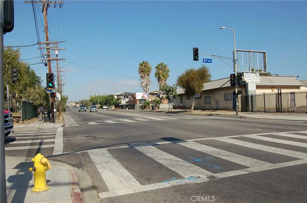 3020 W SLAUSON AVENUE Los Angeles, CA 90043