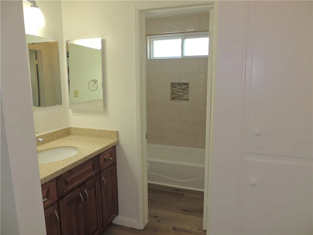 321 Gladys Avenue #4 Long Beach, CA 90814