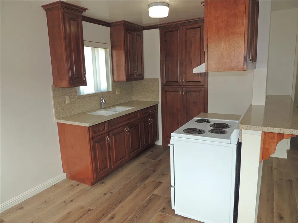 321 Gladys Avenue #4