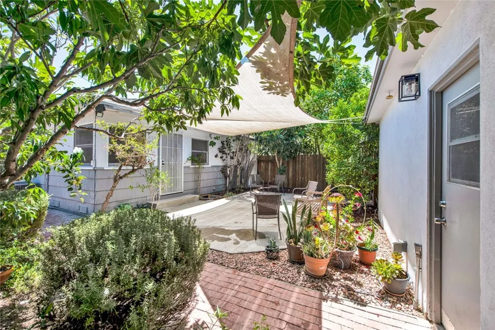 1135 W 10th Street Santa Ana, CA 92703