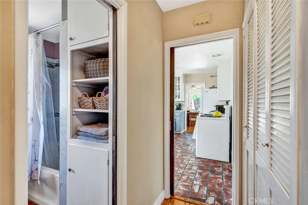 1135 W 10th Street Santa Ana, CA 92703
