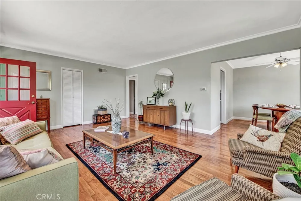 1135 W 10th Street Santa Ana, CA 92703