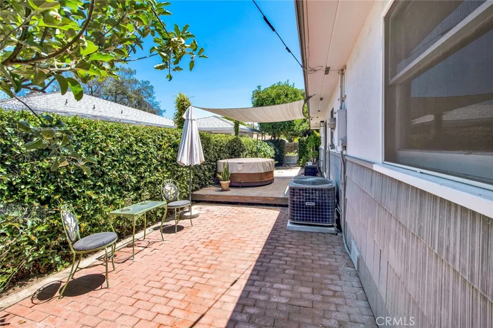 1135 W 10th Street Santa Ana, CA 92703
