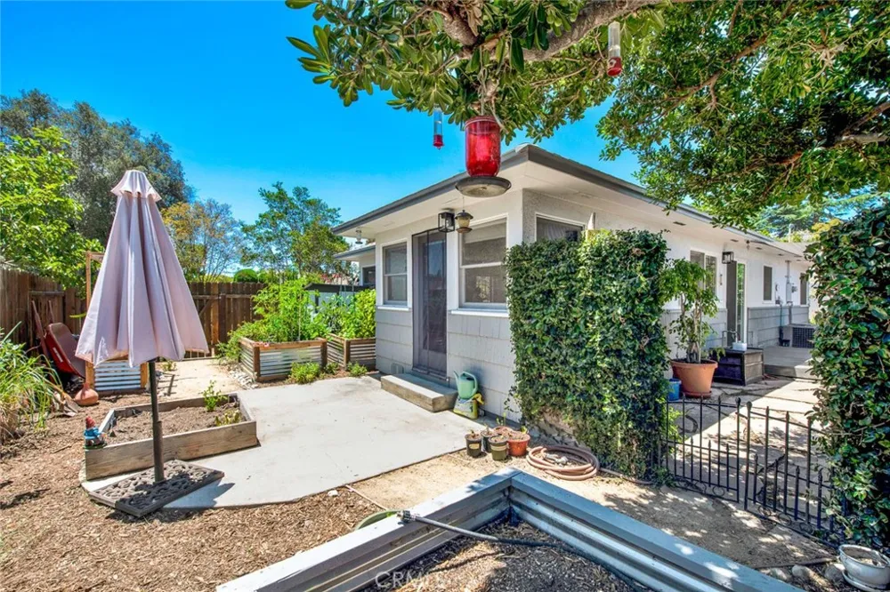 1135 W 10th Street Santa Ana, CA 92703