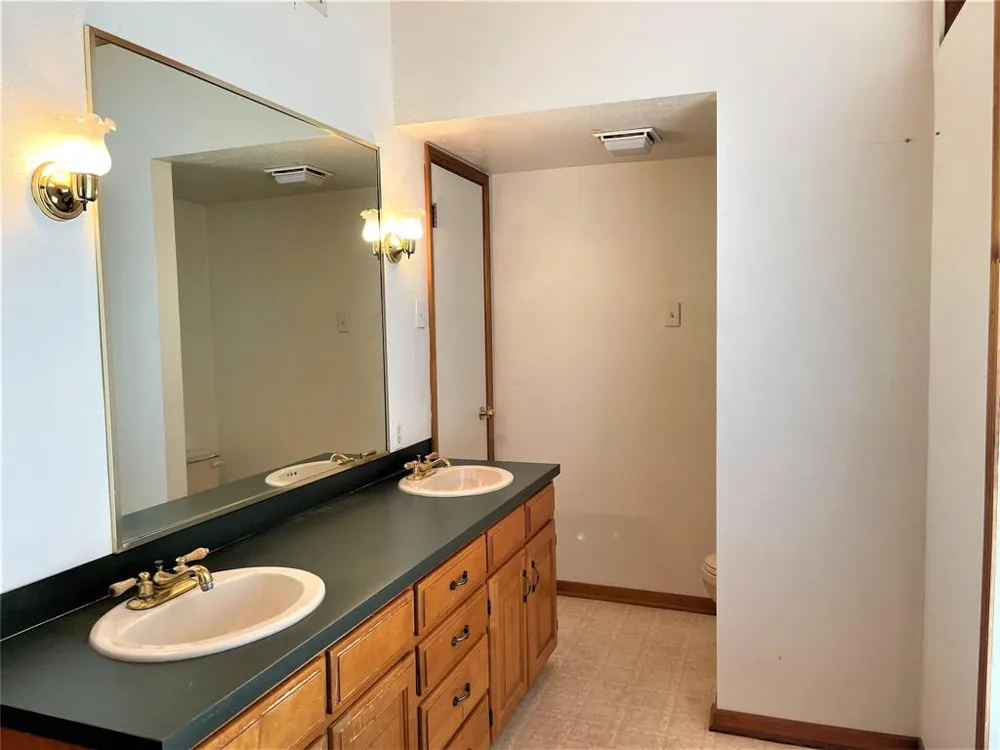 476 Lcr 759 Groesbeck, TX 76642