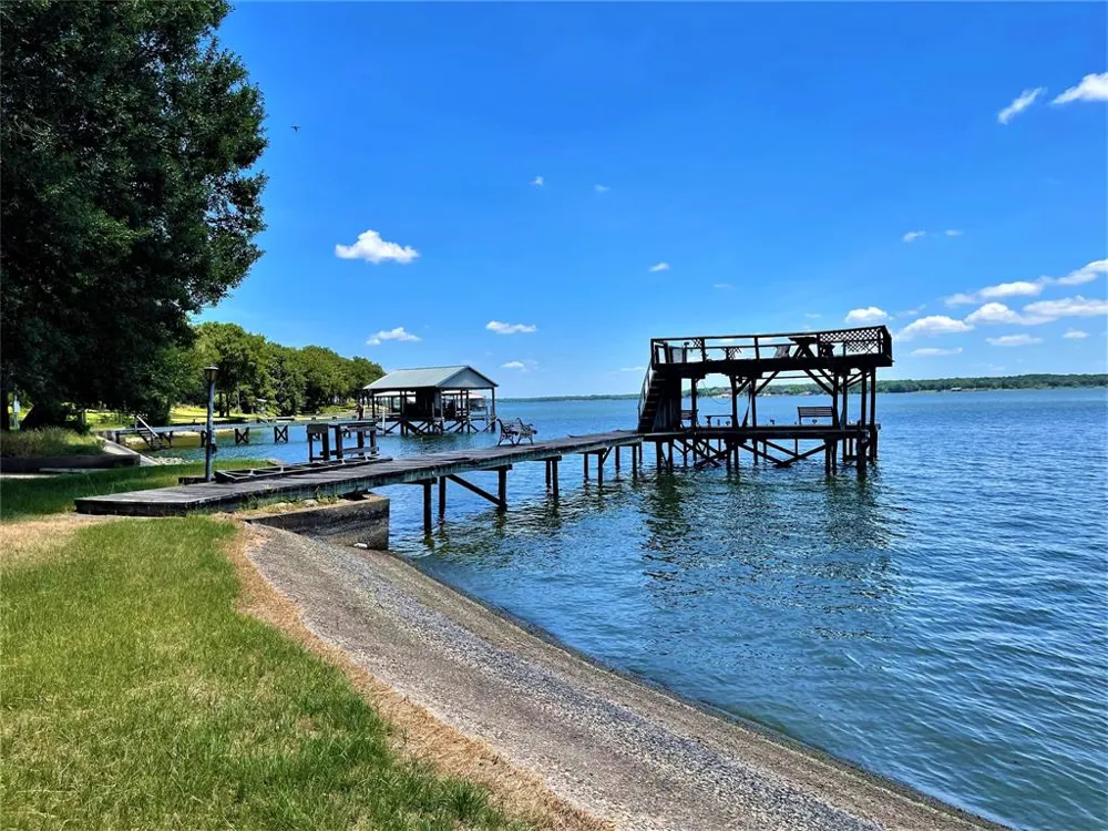 476 Lcr 759 Groesbeck, TX 76642
