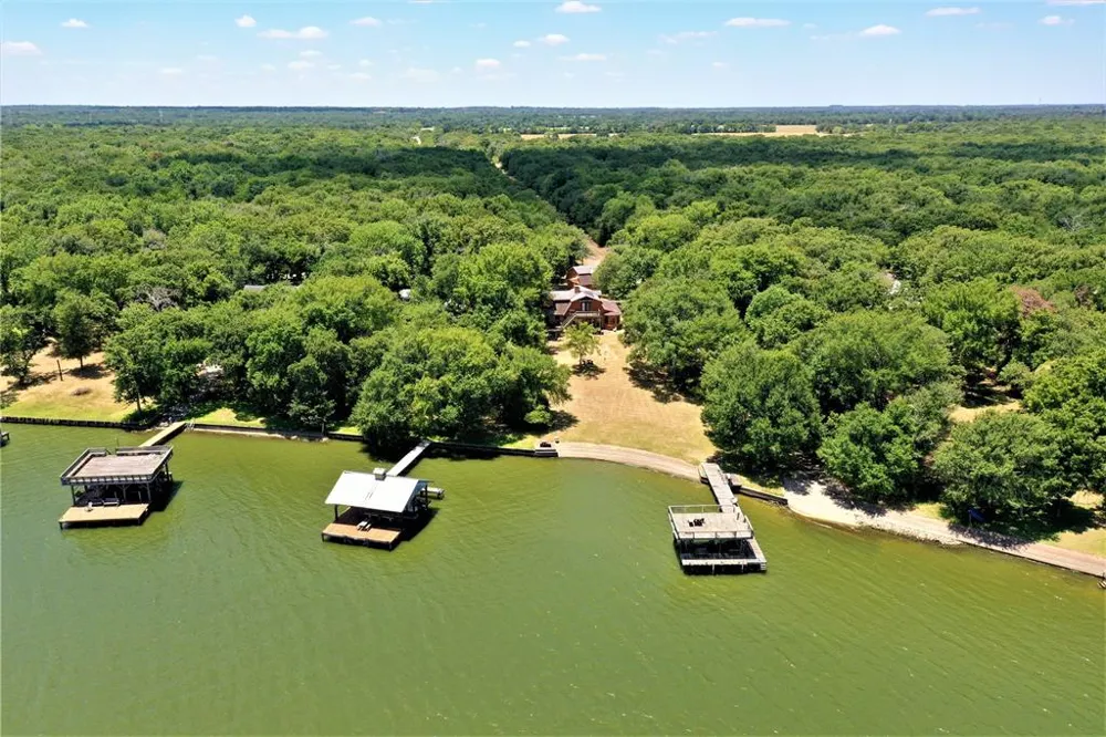 476 Lcr 759 Groesbeck, TX 76642
